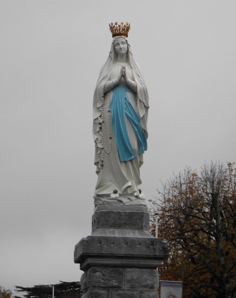 Lourdes- Madonna in the Park